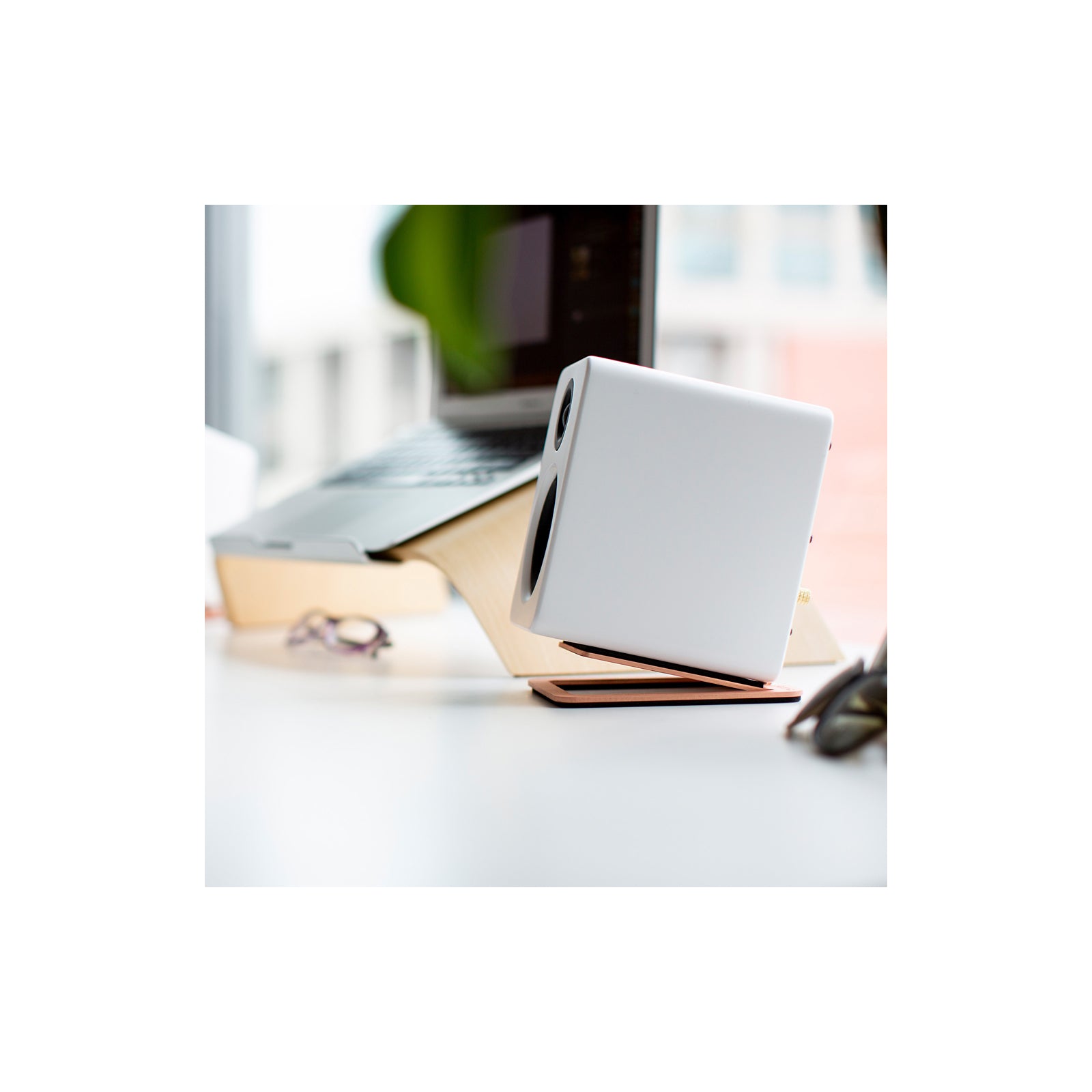 Kanto YU2 Powered Desktop Speakers Matte White