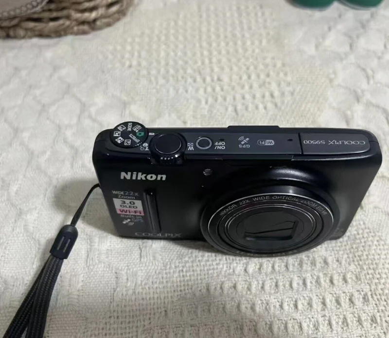 Authentic Old-School Digital Camera –nikon coolpix Limited Availability!