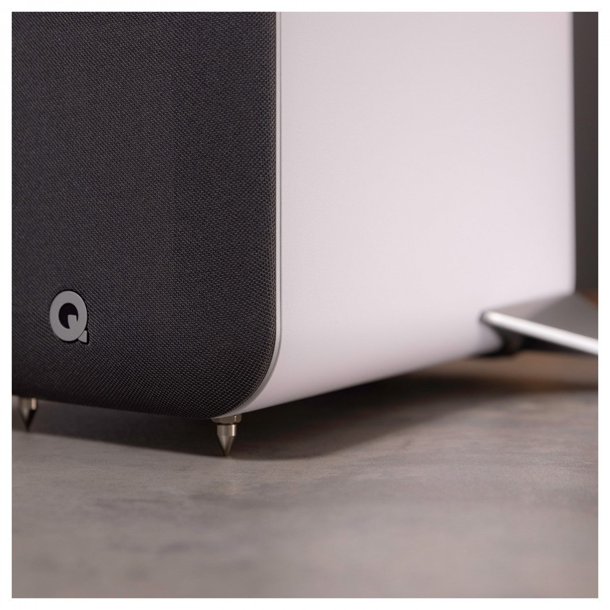 Q Acoustics M40 Powered Bluetooth Floorstanding Speakers Pair White