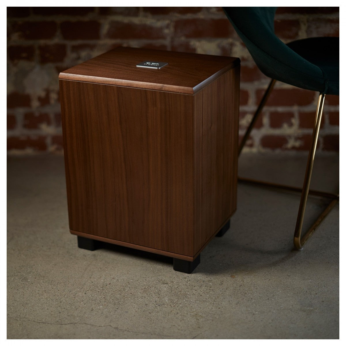 REL Classic 98 Subwoofer - Walnut