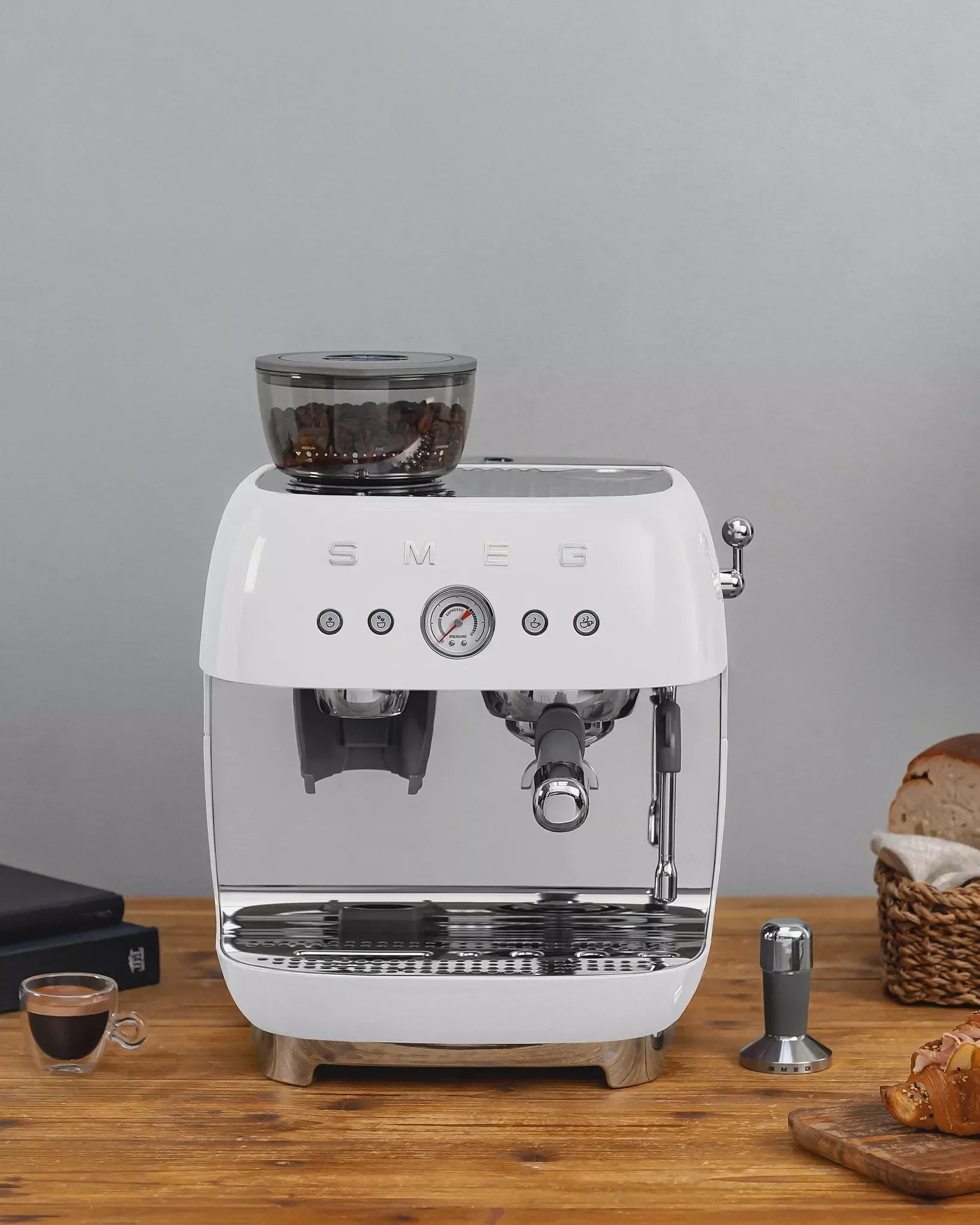 Smeg EGF03WHUK Retro Espresso Coffee Machine with Grinder in White