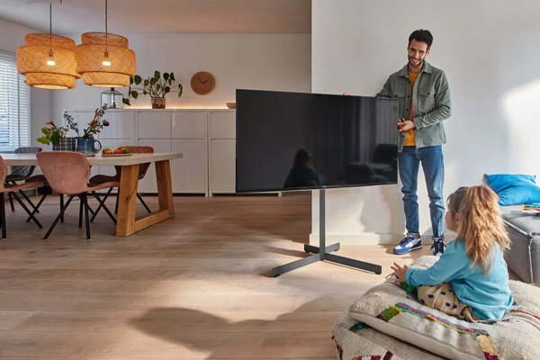 Vogels TVS 3690 TV Floor Stand black for TVs from 40 to 77 inches