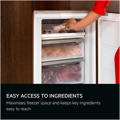 AEG Series 7000 NSC7N18ZES GreenZone 70/30 Built In Frost Free Fridge Freezer