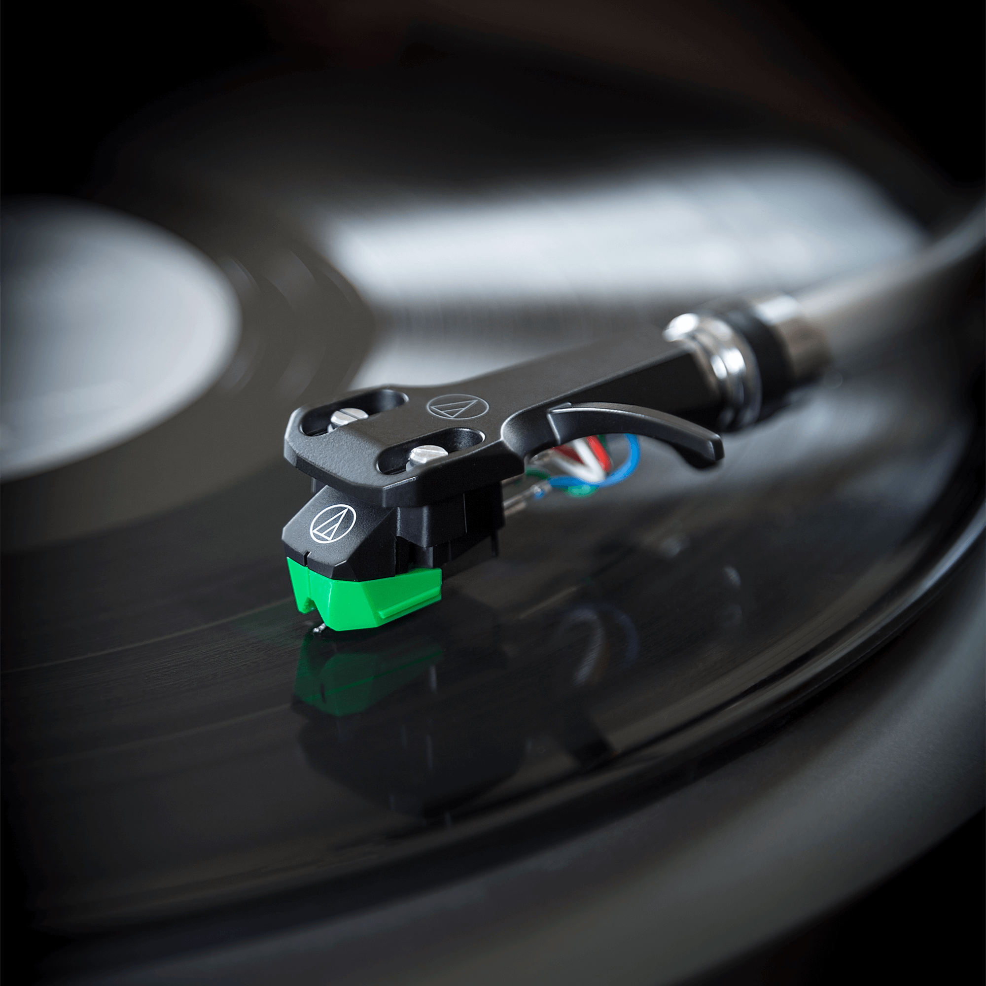 Audio Technica AT-VM95E/H VM95 Series Elliptical Stereo Cartridge on AT-HS6 Headshell