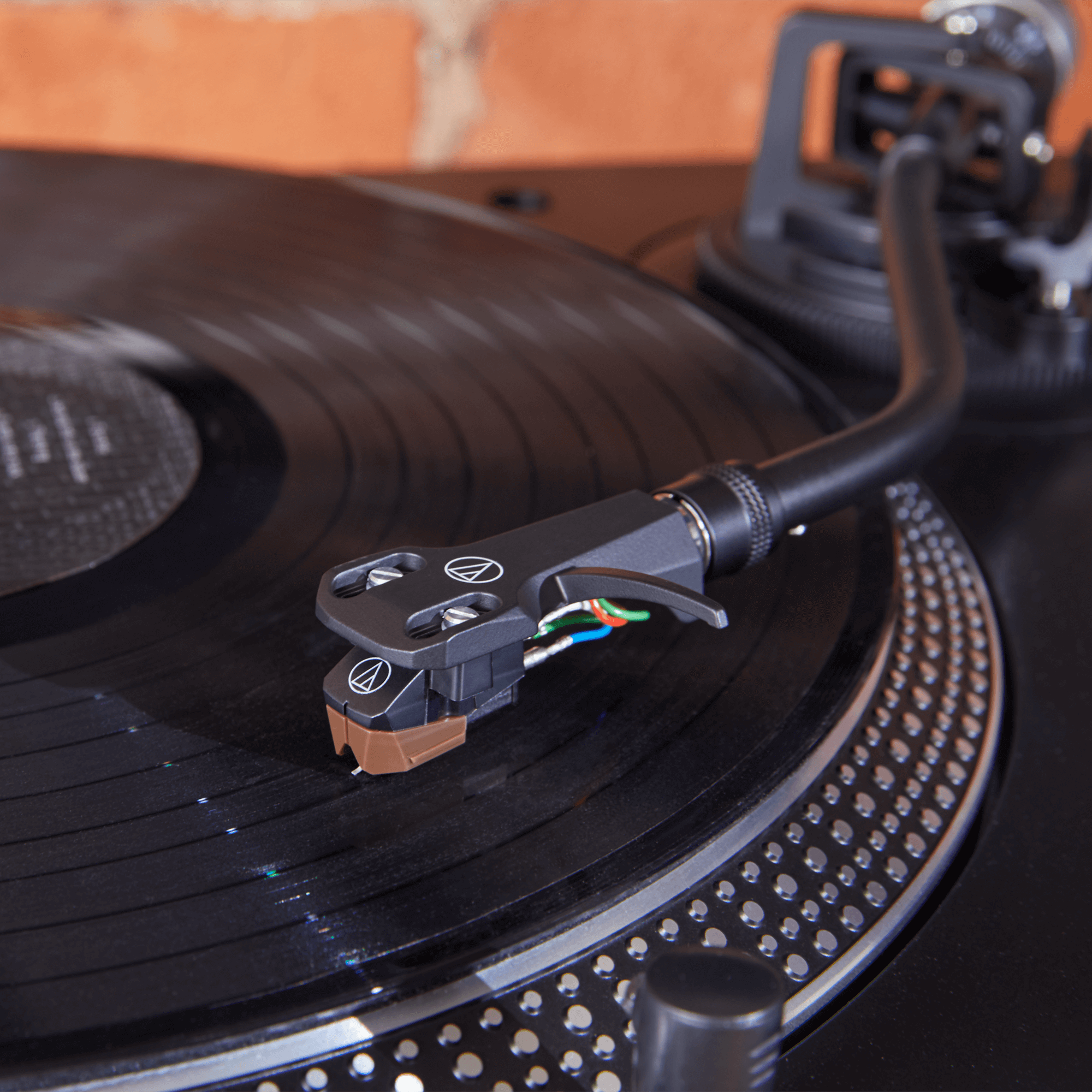 Audio Technica AT-VM95SH/H VM95 Series Shibata Stereo Cartridge on AT-HS6 Headshell