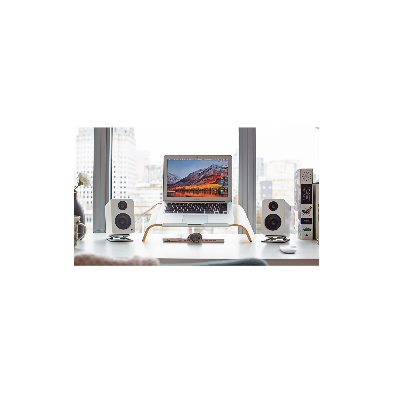 Kanto YU2 Powered Desktop Speakers Matte White