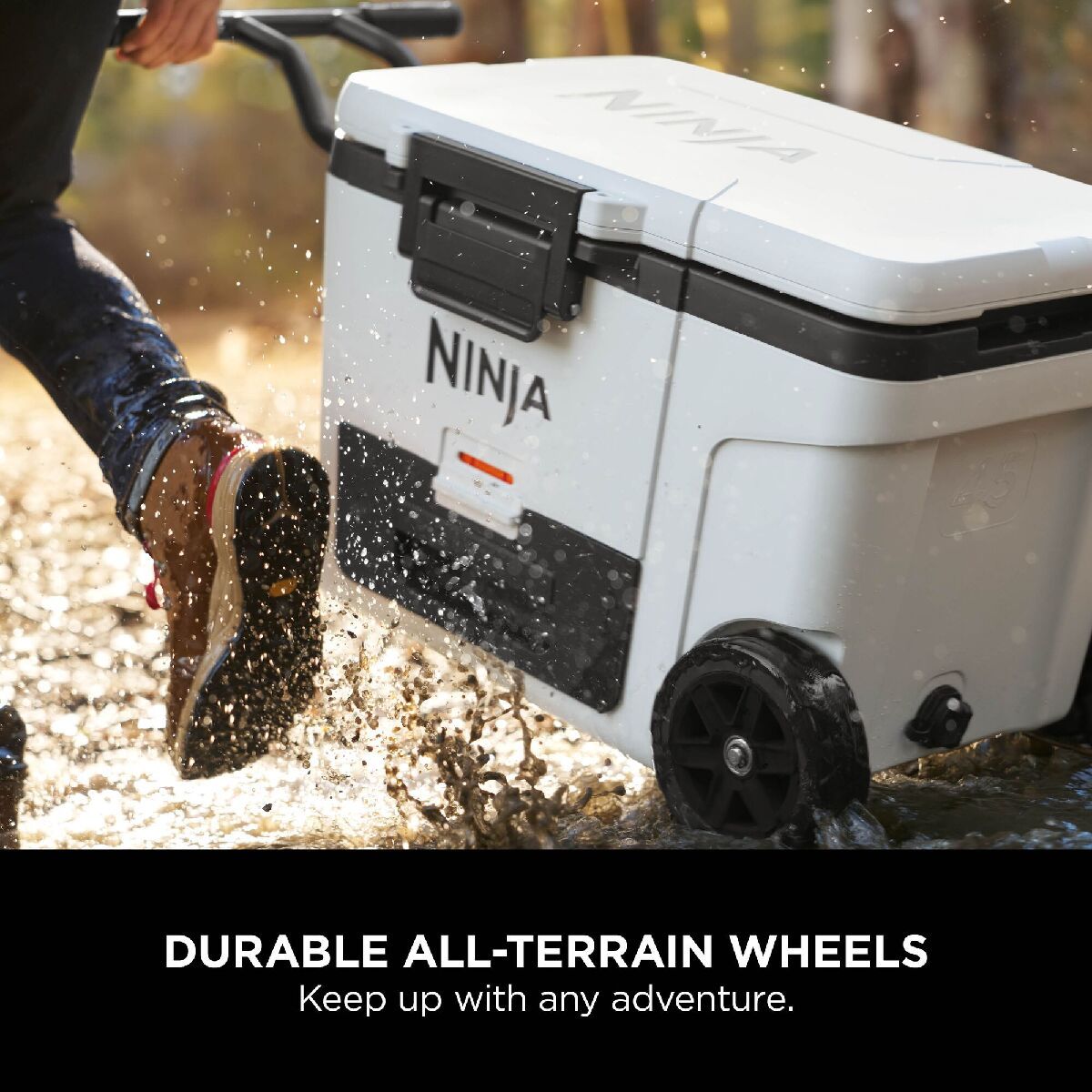 Ninja FB245UKWH FrostVault 45QT 42L Wheeled Cooler with Dry Zone Cloud White