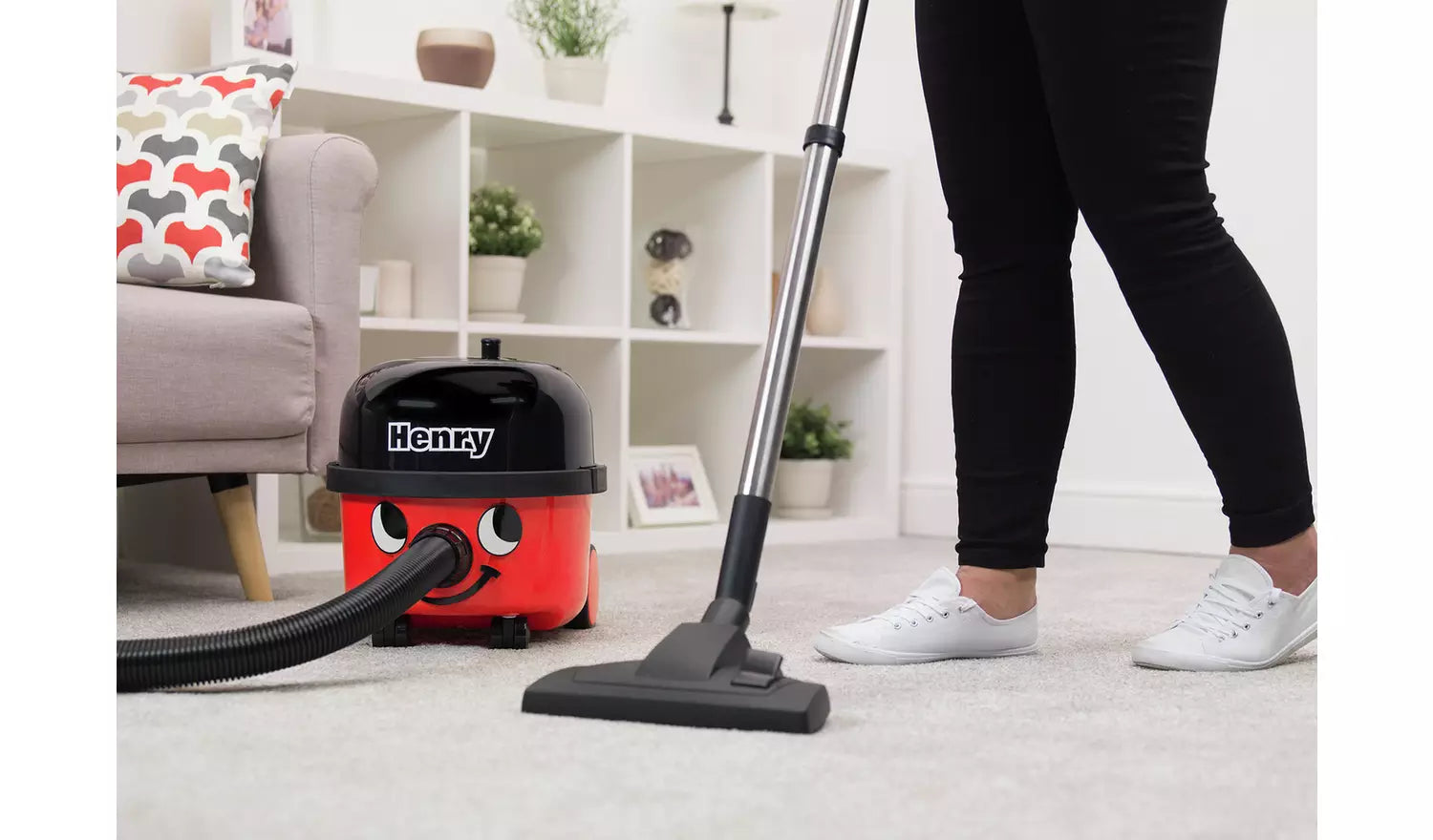 Numatic 902395 Henry HVR160-11 Bagged Cylinder Vacuum Cleaner Red